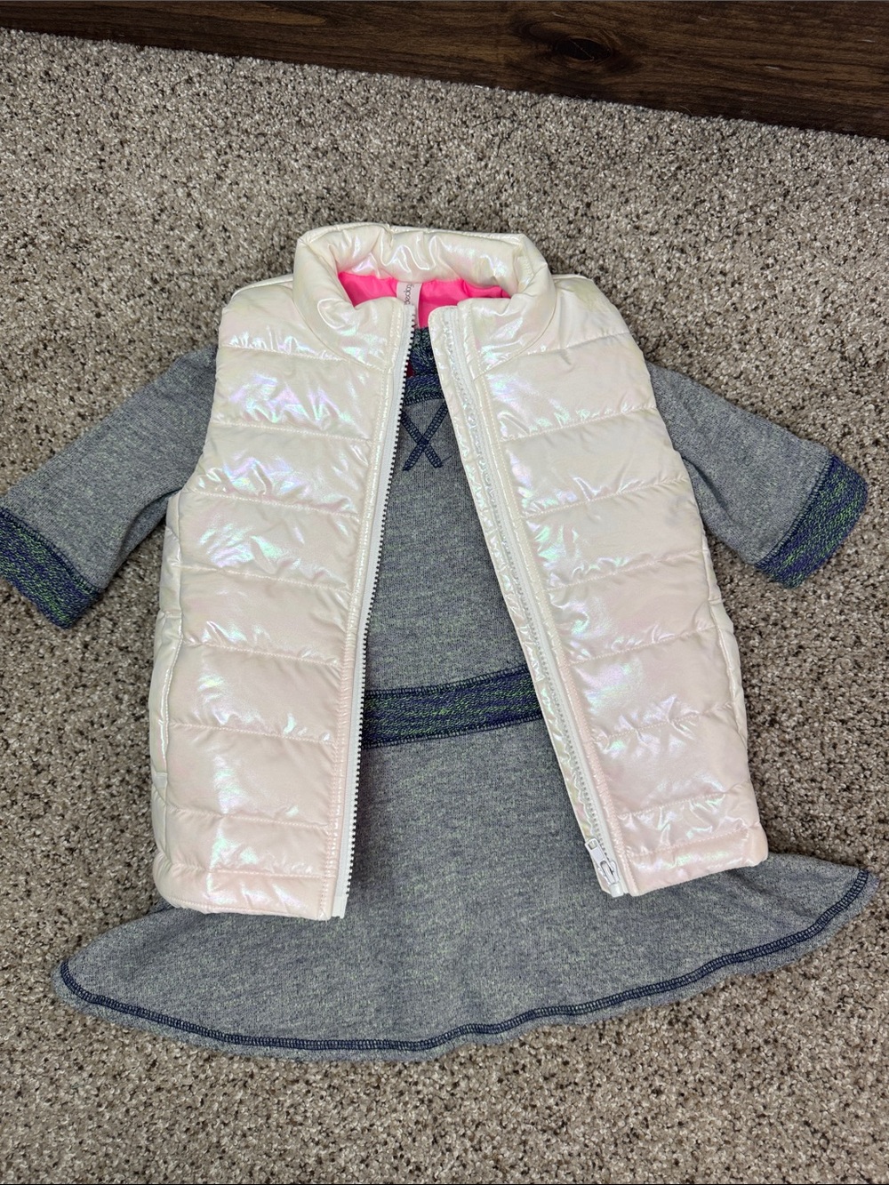 Girls 4T Ideology Iridescent Puffer Vest with Pink Lining & Cat & Jack Dress
